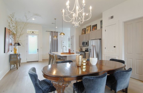 Faubourg Lafayette House | Clio Street Masterpiece- 3BR Ideal location-Professionally designed