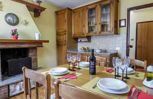 Cascine-La Croce Apartment | Clorinda, apartment, pool, WiFi. Walk to village.
