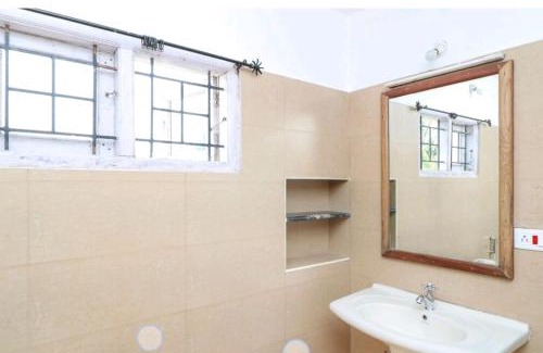 Stuart Hill House | Close d one