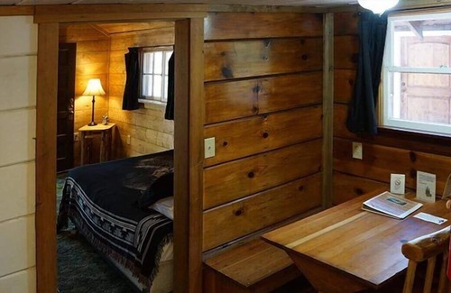 Union Creek House | Close Drive to Mt. Thielsen and Union Peak! FREE Parking Onsite!