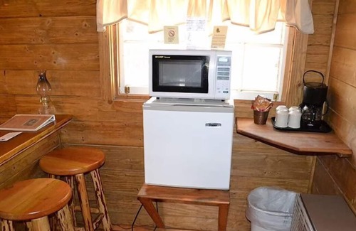 Union Creek House | Close Drive to Mt. Thielsen and Union Peak! FREE Parking Onsite!
