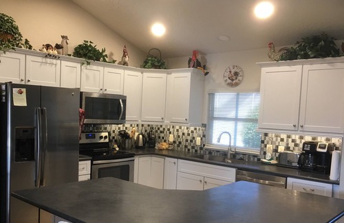 Glenbrook Villa | Close to 2 squares and Glenview Country Club