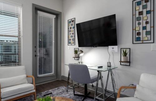 Crestline Heights Apartment | Close to 280 shopping restaurants Grandview Med Ctr