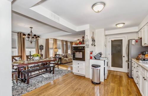 Wichita House | Close to airport and walking distance to restaurants and shopping