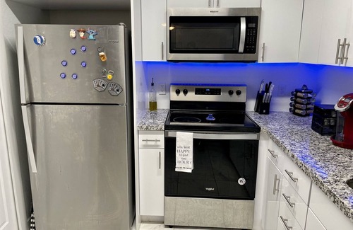 Seybold House | Close To Airport, Miami & Wynwood New Modern Home!