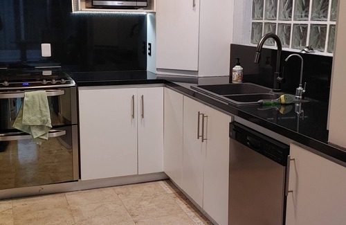 Alfredo V. Bonfil House | Close to airport, 7 km ~20 mins. Open concept main, modern kitchen, pool palapas