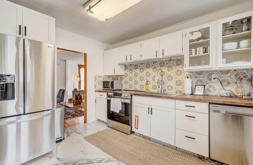 West Colorado Springs Apartment | Close to All the Action-Walk to Garden of the Gods