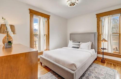 West Colorado Springs Apartment | Close to All the Action Walk to Garden of the Gods