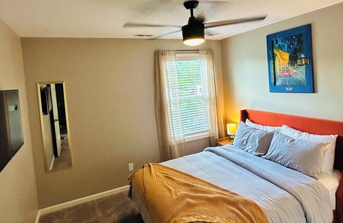 Oakley House | Close to all things Asheville! Spacious and dog friendly!!