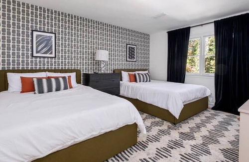 Marietta House | Close to Atlanta | Sleeps 12 | Hot Tub | BBQ Grill