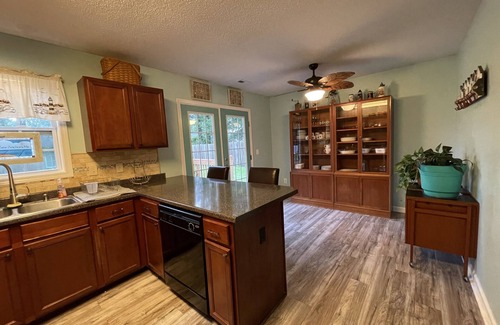 Piney Green House | Close to base and many attractions and restaurants
