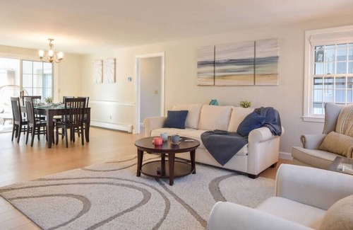 Dennis House | Close to Bayside Beaches & Spacious Deck!