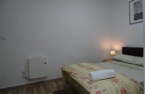Sant Adria de Besos Apartment | close to beach and 15 mints to la rambla by tren
