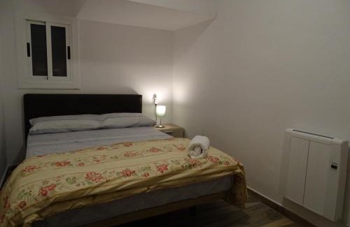 Sant Adria de Besos Apartment | close to beach and 15 mints to la rambla by tren