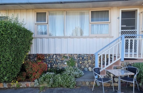 Bermagui Apartment | Close to Beach, Harbour Marina, Country Club, Golf Course, Restaurants, Cafes