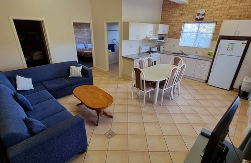 Bermagui Apartment | Close to Beach, Harbour Marina, Country Club, Golf Course, Restaurants, Cafes