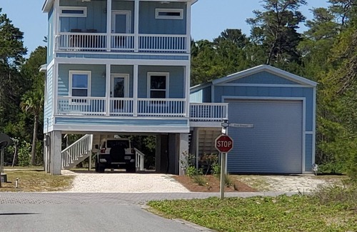 Carrabelle House | Close to beach,town and boat launch