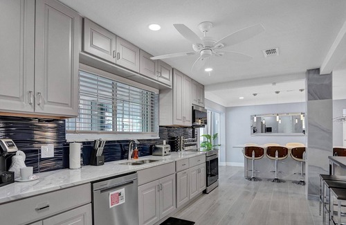Deerfield Beach Villa | Close to Beach 4 Br with Heated and Amazing Pool