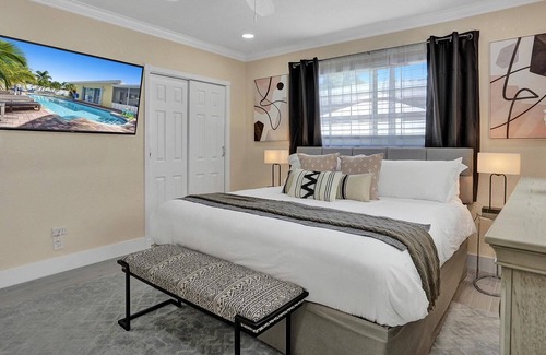 Deerfield Beach Villa | Close to Beach 4 Br with Heated and Amazing Pool