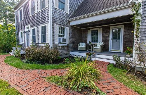 South Chatham House | Close to Bike Path 1 Mile to Beaches