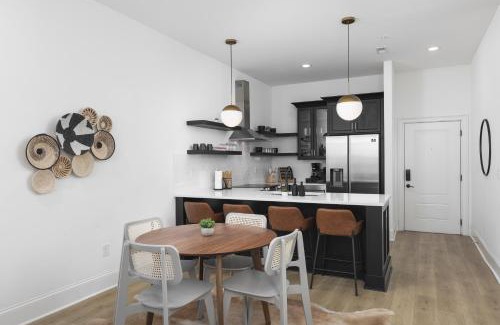 Cleveland Park Apartment | Close to Broadway and Walkable Area with 4 Beds, 2 Bedrm