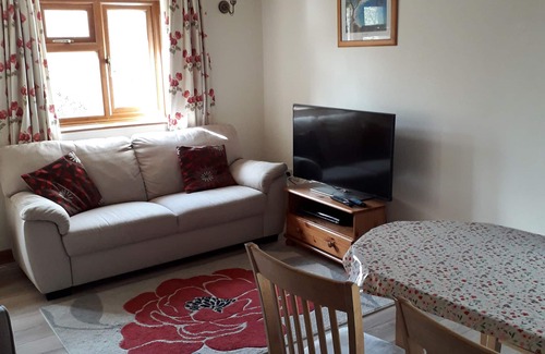 Stratton Cottage | close to Bude beaches, family friendly, quiet village, wifi, private parking