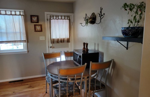 Twin Falls House | Close to Chobani and Cliff Bar. Small tiny house with lots of parking