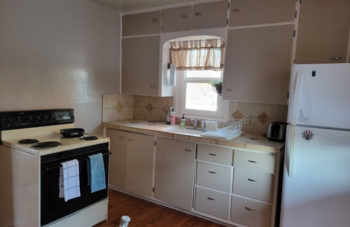 Twin Falls House | Close to Chobani and Cliff Bar. Small tiny house with lots of parking