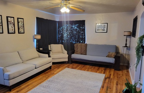 Twin Falls House | Close to Chobani and Cliff Bar. Small tiny house with lots of parking