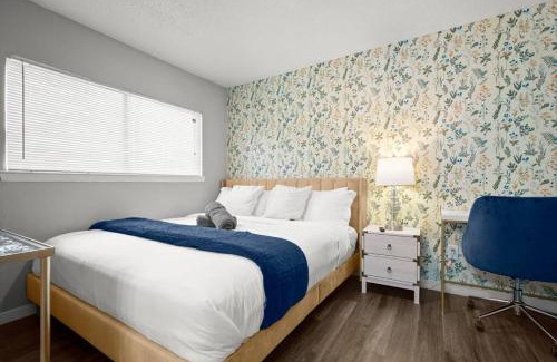 Hancock Apartment | Close to Downtown Fast Wi-Fi Parking Pool