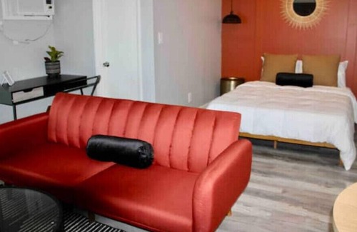Huntsville Apartment | Close To Downtown Studio Apartment w/ Queen Bed