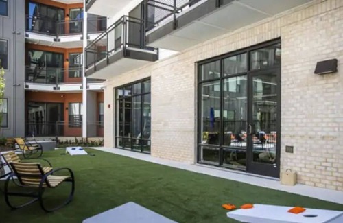 Edgewood Apartment | Close to Everything Luxury Apartment
