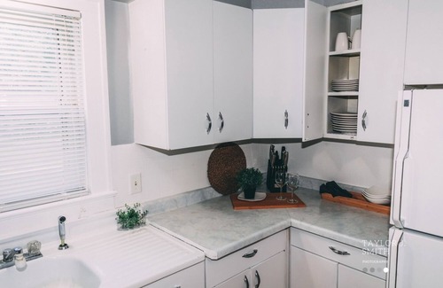 Downtown Eau Claire House | Close to everything! DISCOUNTS for Long Stays- Fully Remodeled