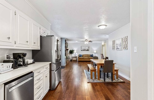 Little Rock House | Close to Everything! Dining, Shopping, & Hiking!