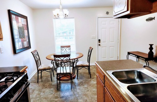 Kreole House | Close to everything. n20 min to Casinos/Beach n30 min to Mobile n90 min to NOLA