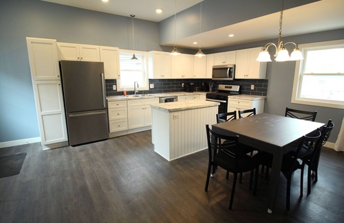 Grand Rapids House | Close to Hospitals, Downtown, Walk to Restaurants
