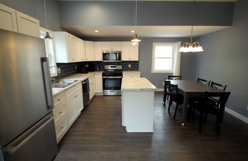 Grand Rapids House | Close to Hospitals, Downtown, Walk to Restaurants
