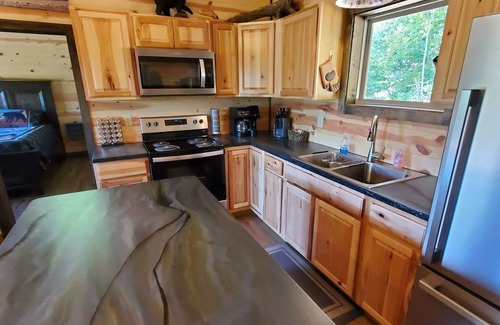 Whittier Cabin | Close to it all! HOT TUB! DOG friendly,Views! Casino, WCU, Hiking, & Tubing