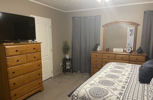 Jamestown House | Close to Jamestown Marina -5-7 min drive