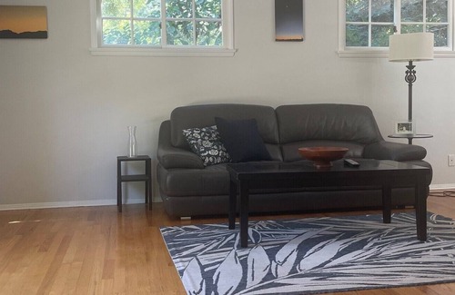 La Canada Flintridge Cottage | close to LCF shopping center. Nestled on park like grounds, large pool and gym.