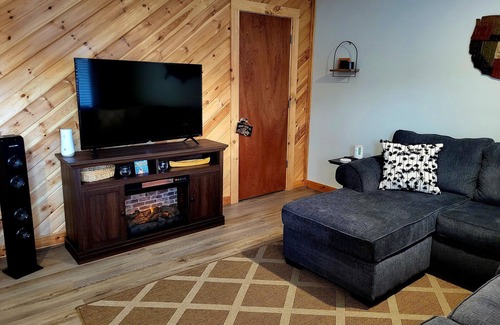 Holiday Island House | Close to Lake and Eureka Springs. Bring your boat!