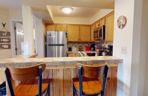 Angel Fire Condo | Close to Lifts | Large Balcony | Mountain Spirits 103