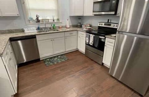 Highlands - Perkins House | Close to LSU & Health District 3BR 2BA whole House