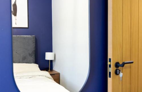 Salford Apartment | Close to Media City-Old Trafford - 5 Bedroom House