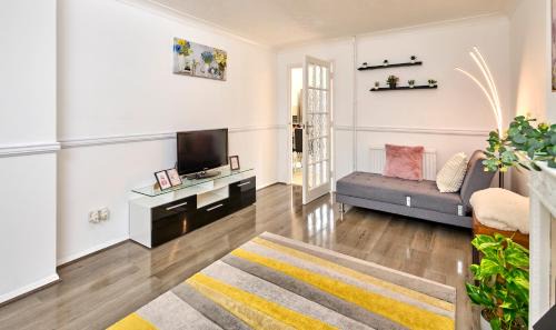Milton Keynes House | Close to Milton Keynes city center