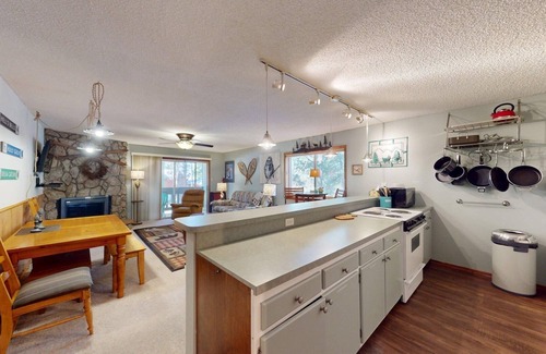 Angel Fire Condo | Close to Mountain Activities | Fireplace | WiFi | Wren 101