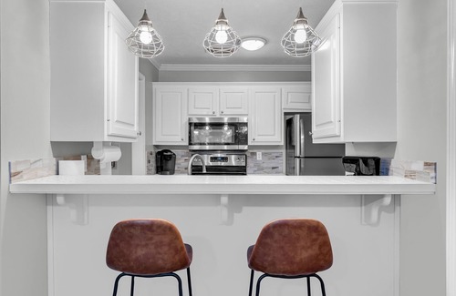 Starkville Condo | Close to MSU | Stylish | Grill Deck