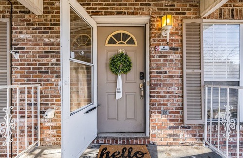 Starkville Condo | Close to MSU | Stylish | Grill Deck