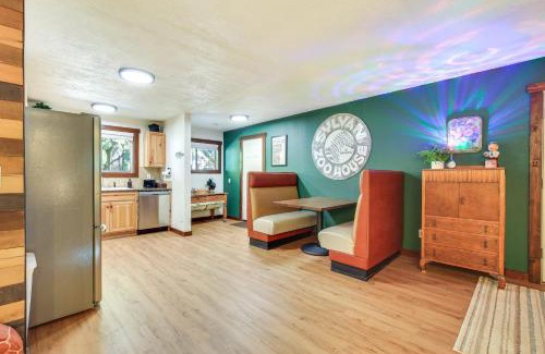 Rhododendron House | Close to Mt Hood Skibowl Retro Rhododendron Cabin