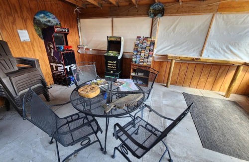Hill City Cabin | Close to Mt. Rushmore, Crazy Horse, Sylvan lake. Walk to 1880 train and Trails